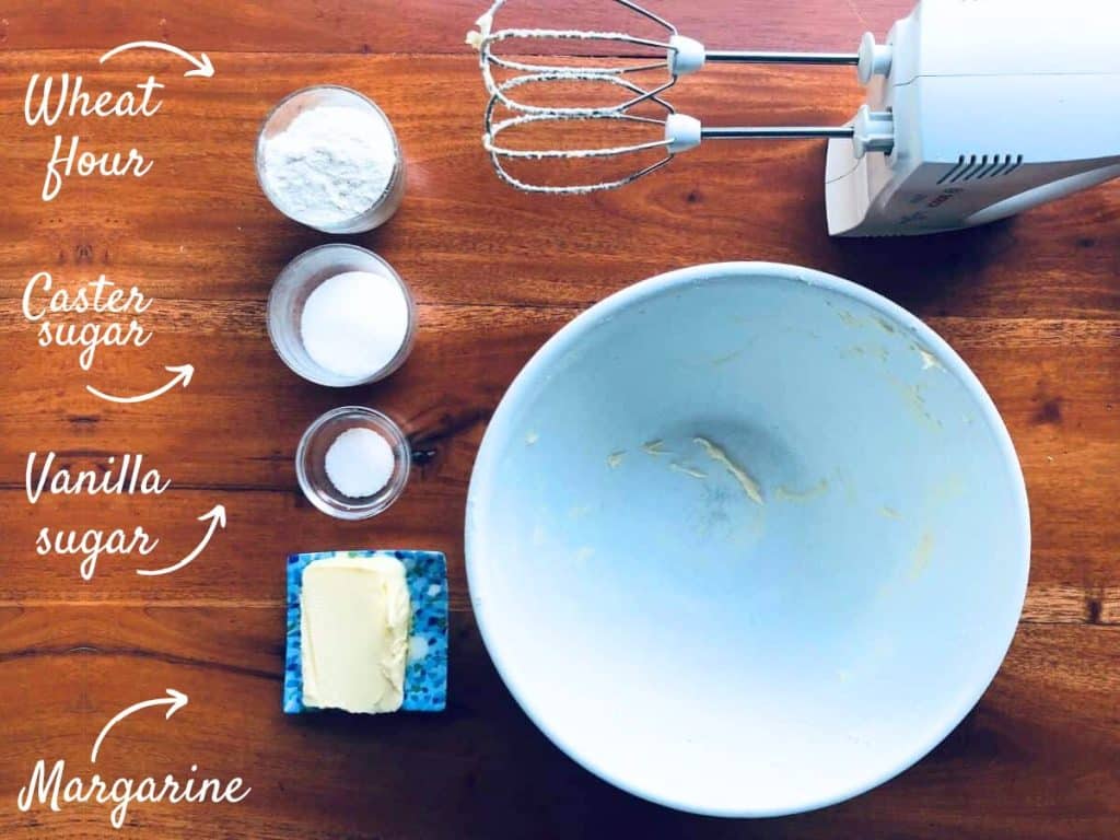 Ingredients for the topping crumble of the Finnish blueberry pie: Wheat flour, caster sugar, vanilla sugar, and margarine.